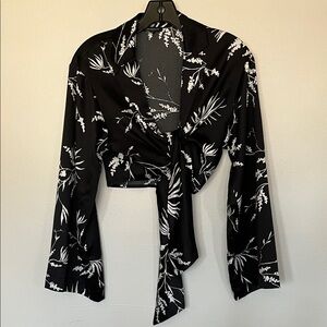 Dynamite Monochrome Floral Tie-Front Blouse